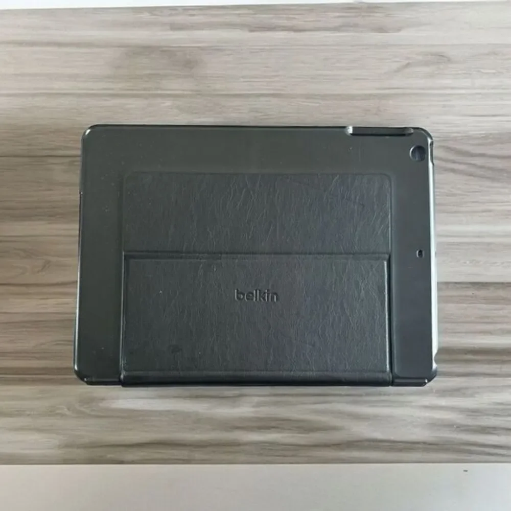 Belkin F5L151 Wireless Ultimate Keyboard Case For‎ iPad 4th & 3rd Gen & iPad 2